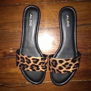 NWOT Aldo Slides